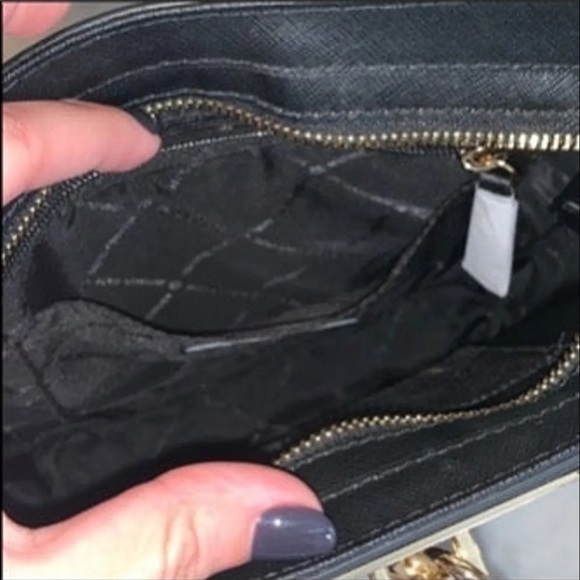 NWT. Price drop! AUTH Michael Kors crossbody - Picture 7 of 8